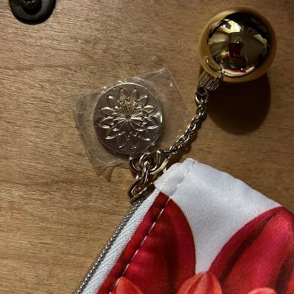 NWOT Clarins makeup bag 10x7 - Picture 4 of 4